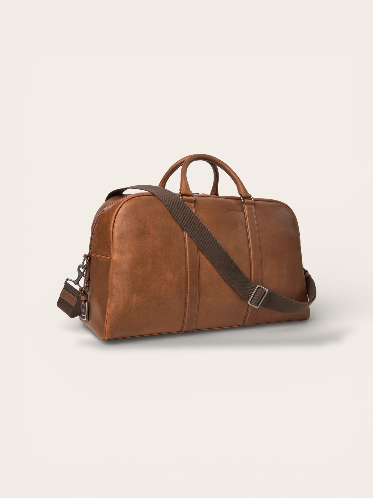 Runwell Leather Duffle Bag in Medium Brown — Premium Full-Grain Travel Carryall