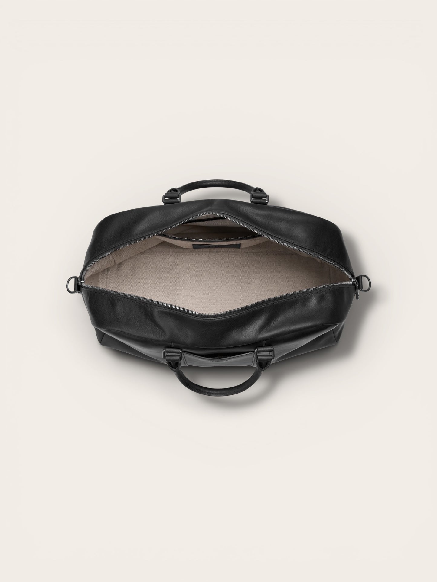 Leather Duffle Bag in Black — Premium Full-Grain Travel Carryall